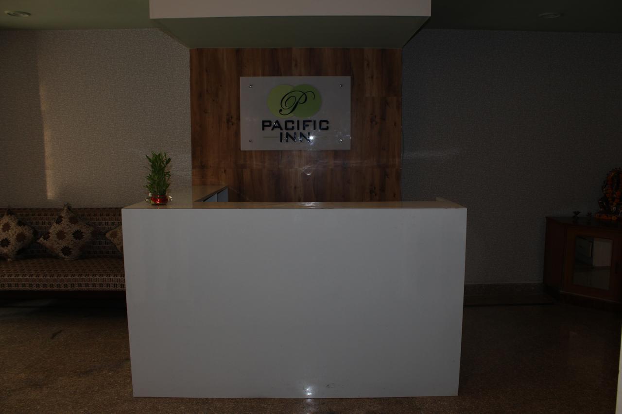 Pacific Inn Eco Central Ґурґаон Екстер'єр фото
