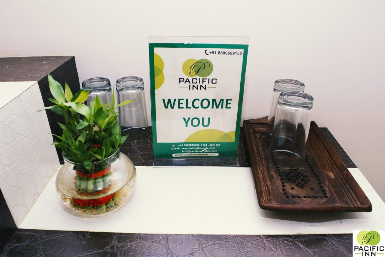 Pacific Inn Eco Central Ґурґаон Екстер'єр фото