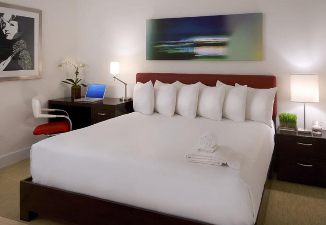 Pacific Inn Eco Central Ґурґаон Екстер'єр фото